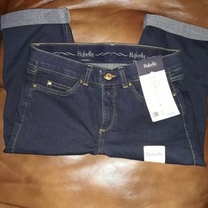 NWOT Woman's Rafaella Weekend  Shorts